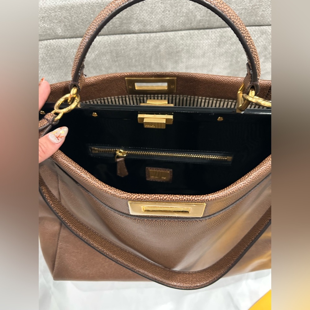 Fendi Peekaboo Bag - Picture 2 of 9